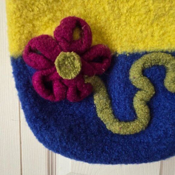 Felted wool shoulder bag - Picture 3 of 4